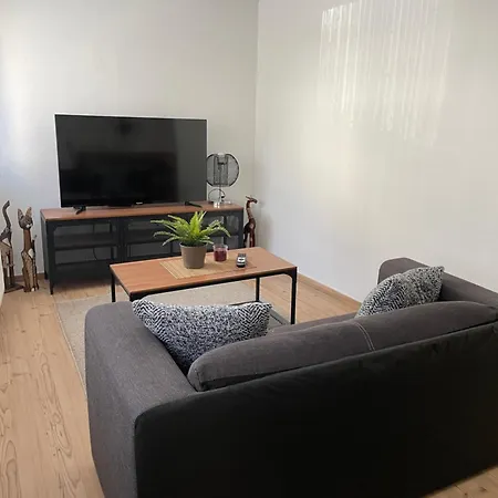 Charmante In Burgnaehe *